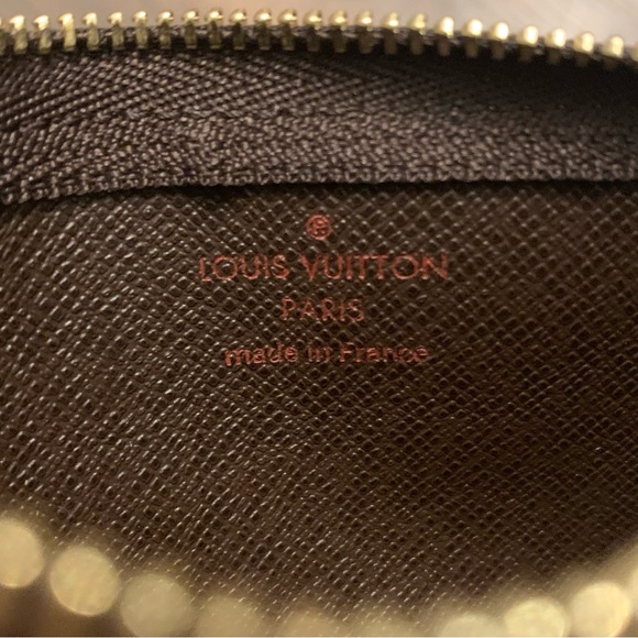 Louis Vuitton Key Pouch in Damier Ebene Canvas - Picture 13 of 14